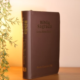 Segunda imagem do produto Bíblia Sagrada C/ Zíper | ARC | Letra Hipergigante | Capa Luxo Marrom | Harpa Celestial 774
