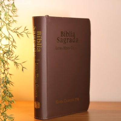 Segunda imagem do produto Bíblia Sagrada C/ Zíper | ARC | Letra Hipergigante | Capa Luxo Marrom | Harpa Celestial 774