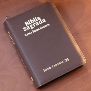 Segunda imagem do produto Bíblia Sagrada C/ Zíper | ARC | Letra Hipergigante | Capa Luxo Marrom | Harpa Celestial 774