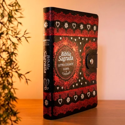Segunda imagem do produto Bíblia Sagrada Carteira Grande | ARC | Letra Gigante | Harpa Avivada e Corinhos | Capa Preta