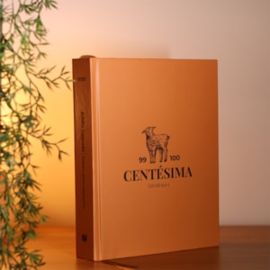 Segunda imagem do produto Bíblia Sagrada Centésima | NVI | Letra Normal | Espaço P/ Anotação | Capa Dura