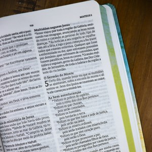 Bíblia Sagrada Chuvas de Bênçãos | NVT | Capa Dura