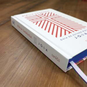 Segunda imagem do produto Bíblia Sagrada | Com Guia De Estudo Biblico J.O.I.A | NVT | Letra Normal | Capa Creme