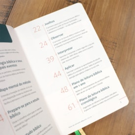 Segunda imagem do produto Bíblia Sagrada | Com Guia De Estudo Biblico J.O.I.A | NVT | Letra Normal | Capa Verde