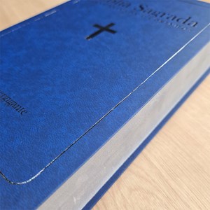 Bíblia Sagrada com Harpa Avivada e Corinhos | ARC | Letra Hipergigante | Capa Semiflexível Azul