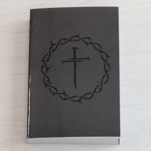 Segunda imagem do produto Bíblia Sagrada Cruz | ACF | Letra Normal | Capa Brochura