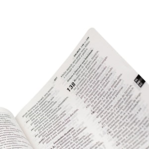 Segunda imagem do produto Bíblia Sagrada Cruz | ARA | Letra Grande | Capa Luxo Preta c/ Zíper