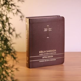 Segunda imagem do produto Bíblia Sagrada Cruz Marrom Média | ARC | Letra Maior | Harpa Avivada e Corinhos | Capa Premium Luxo