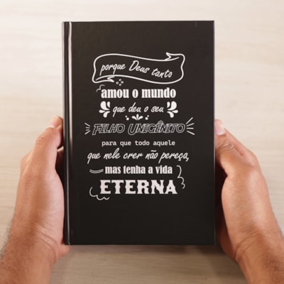 Segunda imagem do produto Bíblia Sagrada Deus Amou o Mundo | NAA | Letra Normal | Capa Dura