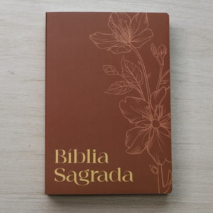 Segunda imagem do produto Bíblia Sagrada Feminina | NVI | Capa Brochura