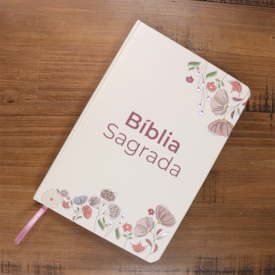 Segunda imagem do produto Bíblia Sagrada Flores Creme | NAA | Letra Normal | Capa Dura