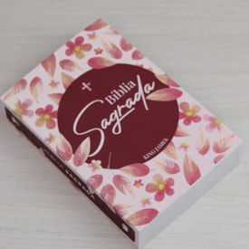 Segunda imagem do produto Bíblia Sagrada Flores | King James | Letra Normal | Capa Brochura