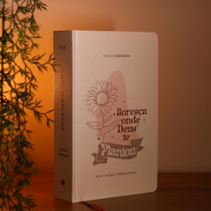 Segunda imagem do produto Bíblia Sagrada Floresça | NVI | Letra Grande | Capa Dura