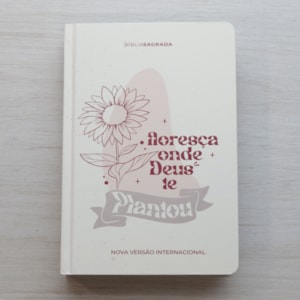 Segunda imagem do produto Bíblia Sagrada Floresça | NVI | Letra Maior | Capa Dura
