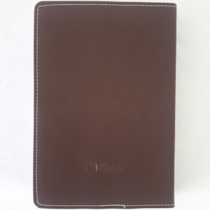 Segunda imagem do produto Bíblia Sagrada Harpa Avivada e Corinhos | ARC | Letra Jumbo | Índice | Bicolor Vinho e Preta