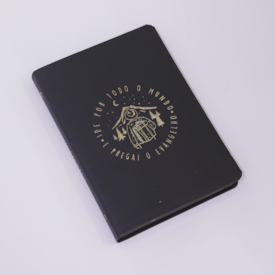 Segunda imagem do produto Bíblia Sagrada Ide por todo o mundo Slim | NVT | Letra Maior| Capa Luxo Preta e Dourada