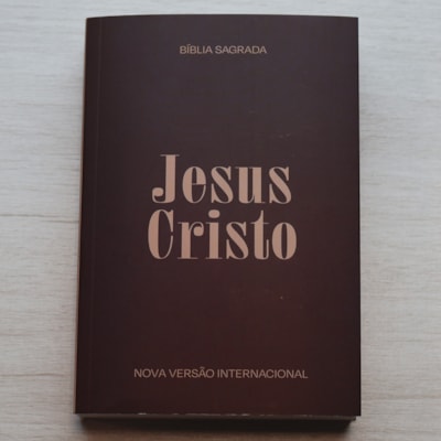 Segunda imagem do produto Bíblia Sagrada Jesus Cristo | NVI | Capa Brochura Marrom