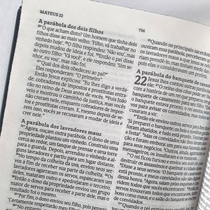 Bíblia Sagrada Jesus Preta | NVT| Letra Normal | Capa Dura Soft-Touch
