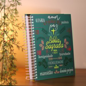 Segunda imagem do produto Bíblia Sagrada KJA 1611 | Letra Normal | Capa Dura Espiral Lettering