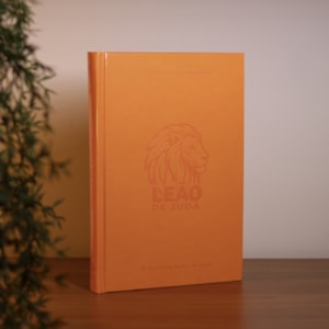 Segunda imagem do produto Bíblia Sagrada Leão de Judá | NTLH | Capa Dura Laranja