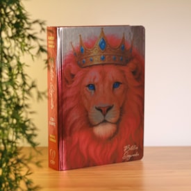 Segunda imagem do produto Bíblia Sagrada Leão Rosa | ARC | Letra Gigante | Harpa Avivada e Corinhos | Capa Dura
