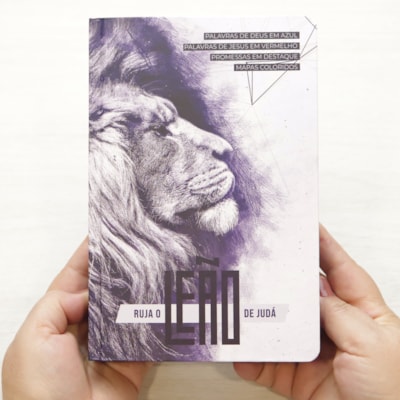 Segunda imagem do produto Bíblia Sagrada Leão Ruja | ARC | Letra Maior | Harpa e Corinhos | Capa Dura