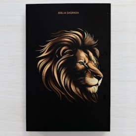 Segunda imagem do produto Bíblia Sagrada Leão Soberano | NVI | Capa Brochura