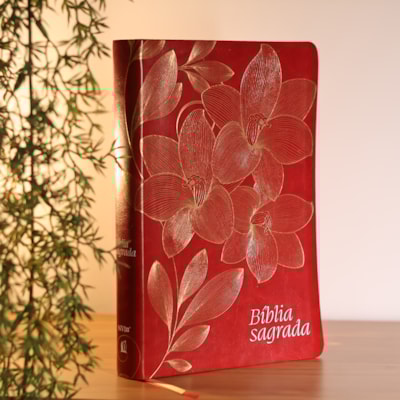 Segunda imagem do produto Bíblia Sagrada Leitura Perfeita  | NVI | Letra Gigante | Capa Couro Soft Vinho