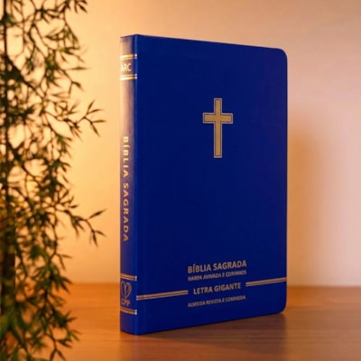 Segunda imagem do produto Bíblia Sagrada | Letra Gigante | ARC | Harpa Avivada e Corinhos | Capa Premium Luxo Cruz Azul