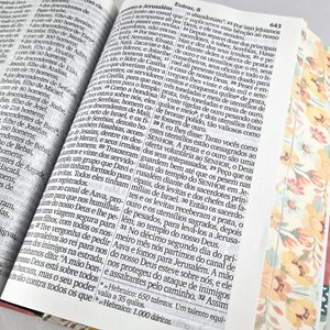 Bíblia Sagrada Letra Jumbo | NVI | Capa Dura Coração Floral