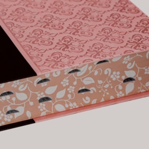 Segunda imagem do produto Bíblia Sagrada | Letra Supergigante | ARC | Capa Luxo Rosa e Marrom