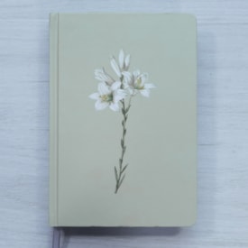 Segunda imagem do produto Bíblia Sagrada Lírios | NVI | Letra Maior | Capa Dura