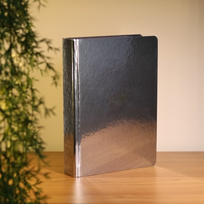 Segunda imagem do produto Bíblia Sagrada Minimalista Azul | ARC | Letra Gigante | Harpa Avivada e Corinhos | Capa Dura