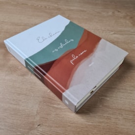 Segunda imagem do produto Bíblia Sagrada Minimalista Estrelas | NVI | Capa Dura com Espaço para Anotações