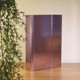 Segunda imagem do produto Bíblia Sagrada Minimalista Lilás | ARC | Letra Gigante | Harpa e Corinhos | Capa Dura Carteira