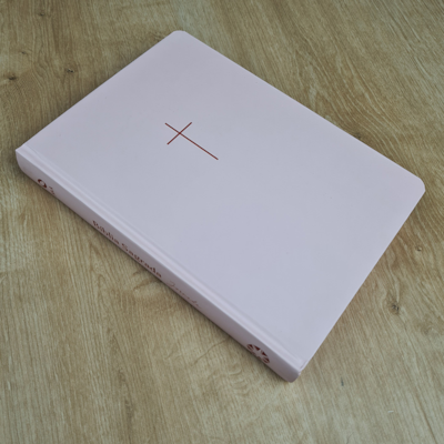 Segunda imagem do produto Bíblia Sagrada | NAA | Letra Grande | Capa Dura Cruz Rosa Com Espaço para Anotações