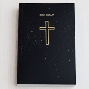 Segunda imagem do produto Bíblia Sagrada | NTLH | Salvos Pela Graça | Brochura