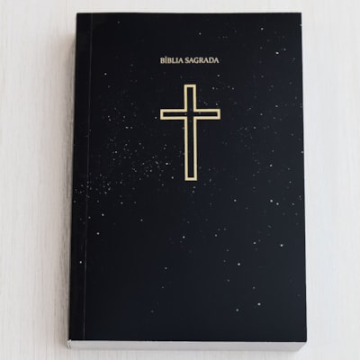 Segunda imagem do produto Bíblia Sagrada | NTLH | Salvos Pela Graça | Brochura