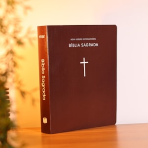 Segunda imagem do produto Bíblia Sagrada  | NVI | Capa Brochura Cruz Marrom