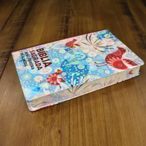 Segunda imagem do produto Bíblia Sagrada RC Estampada Pássaro | Capa Especial