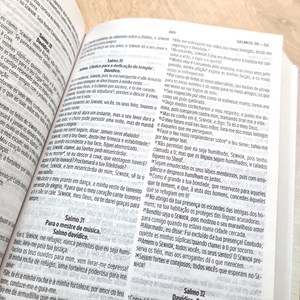 Bíblia Sagrada Refugio | NVI | Letra Normal | Flexível Soft Touch