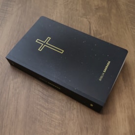 Segunda imagem do produto Bíblia Sagrada Salvos Pela Graça | NVI | Letra Normal | Capa Brochura