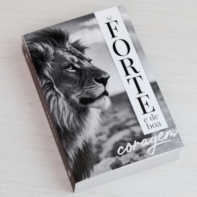 Segunda imagem do produto Bíblia Sagrada Se Forte e de Boa Coragem | King James |  Letra Normal | Capa Brochura