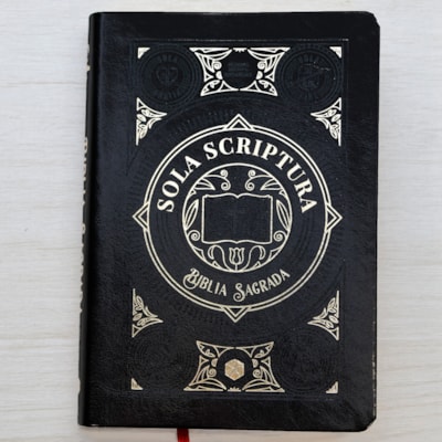 Segunda imagem do produto Bíblia Sagrada Sola Scriptura | ARA | Letra Grande | Capa Couro Soft Preta