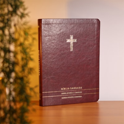 Segunda imagem do produto Bíblia Slim | Letra Normal | ARC | C/ Harpa e Corinhos | Capa Premium Luxo Cruz Bordô