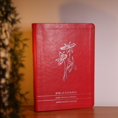 Segunda imagem do produto Bíblia Slim | Letra Normal | ARC | C/ Harpa e Corinhos | Capa Premium Luxo Flores Vermelha