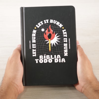 Segunda imagem do produto Bíblia Todo Dia com Espaço para Anotações | AM | Letra Normal | Capa Dura Let It Burn