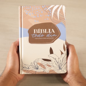Segunda imagem do produto Bíblia Todo Dia com Espaço para Anotações | AM | Letra Normal | Capa Dura Primavera