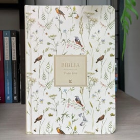Segunda imagem do produto Bíblia Todo Dia | NAA | Espaço Para Anotações | Capa Dura Pássaros
