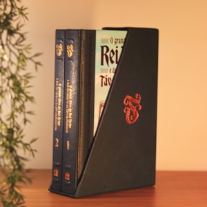 Segunda imagem do produto Box o Grande Livro do Rei Artur e Dos Cavaleiros da Távola Redonda | Feéria Antiga | John Matthews